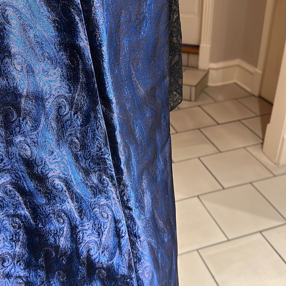 Paisly Silk Skirt - Picture 4 of 7